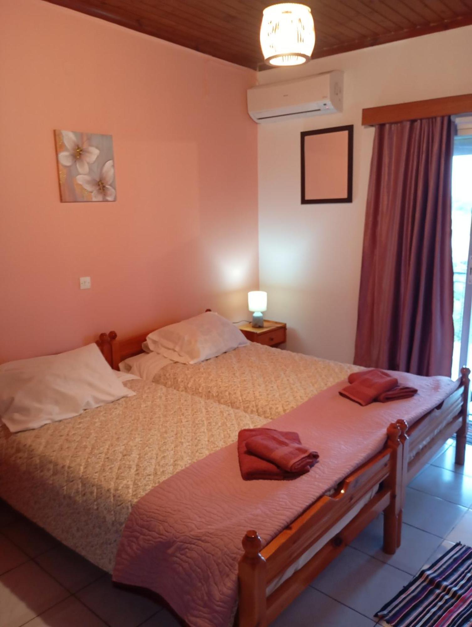 Mylonas Rooms Pandokrátor Exterior foto